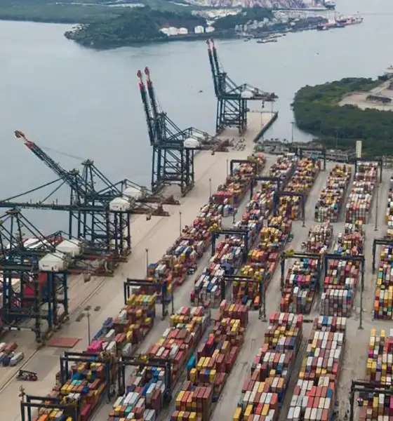 Porto de Santos prioriza desembarque de caminhões carregados com gasolina