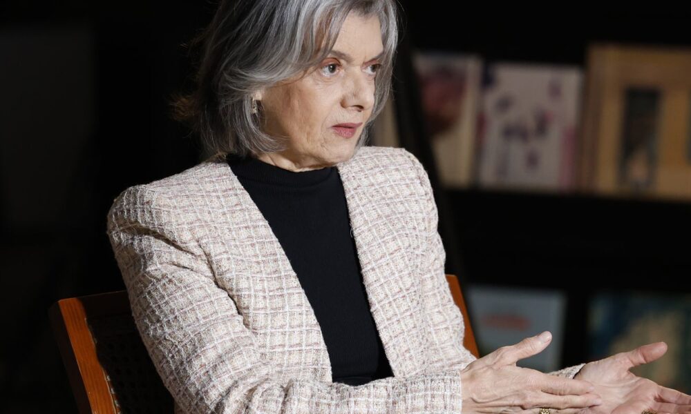 Cármen Lúcia afirma que recebe recomendações para deixar o STF em razão de ataques machistas