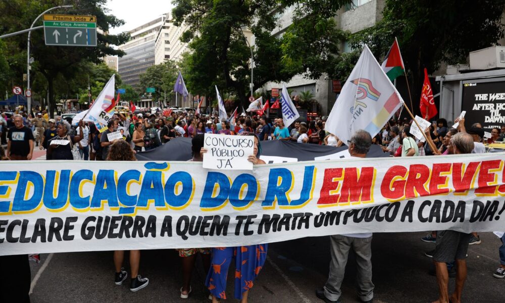 Professores estaduais e municipais do Rio de Janeiro realizam paralisação de 24 horas