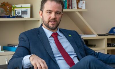 Governo analisa possibilidade de utilizar FGTS para pagamento de dívidas, afirma Durigan