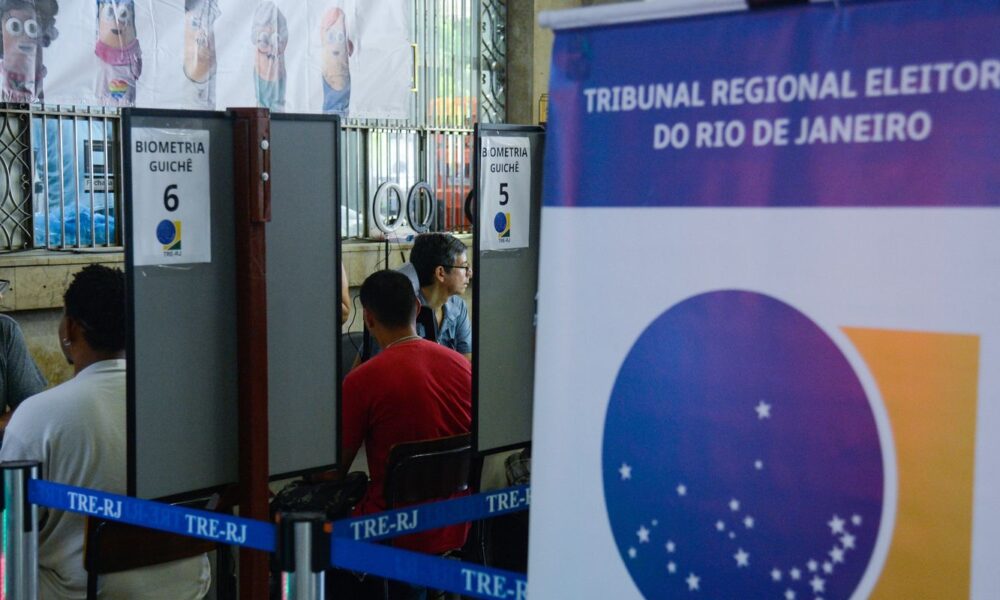 TRE-RJ realiza plantão para regularização de eleitores