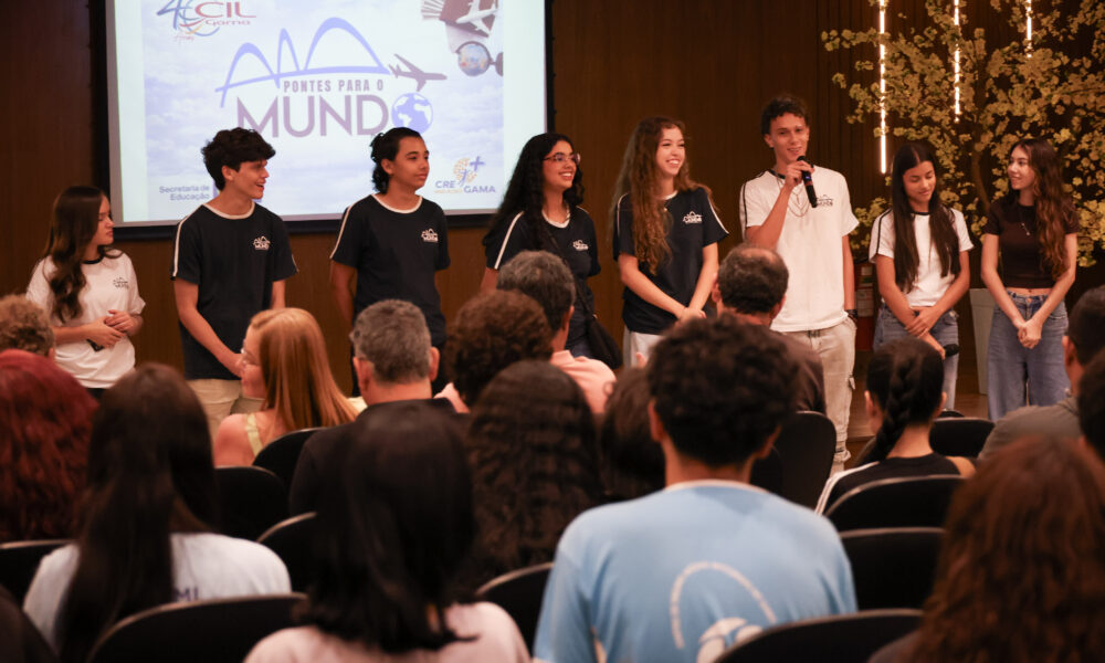 CIL do Gama orienta estudantes sobre o processo seletivo do Pontes para o Mundo 2026