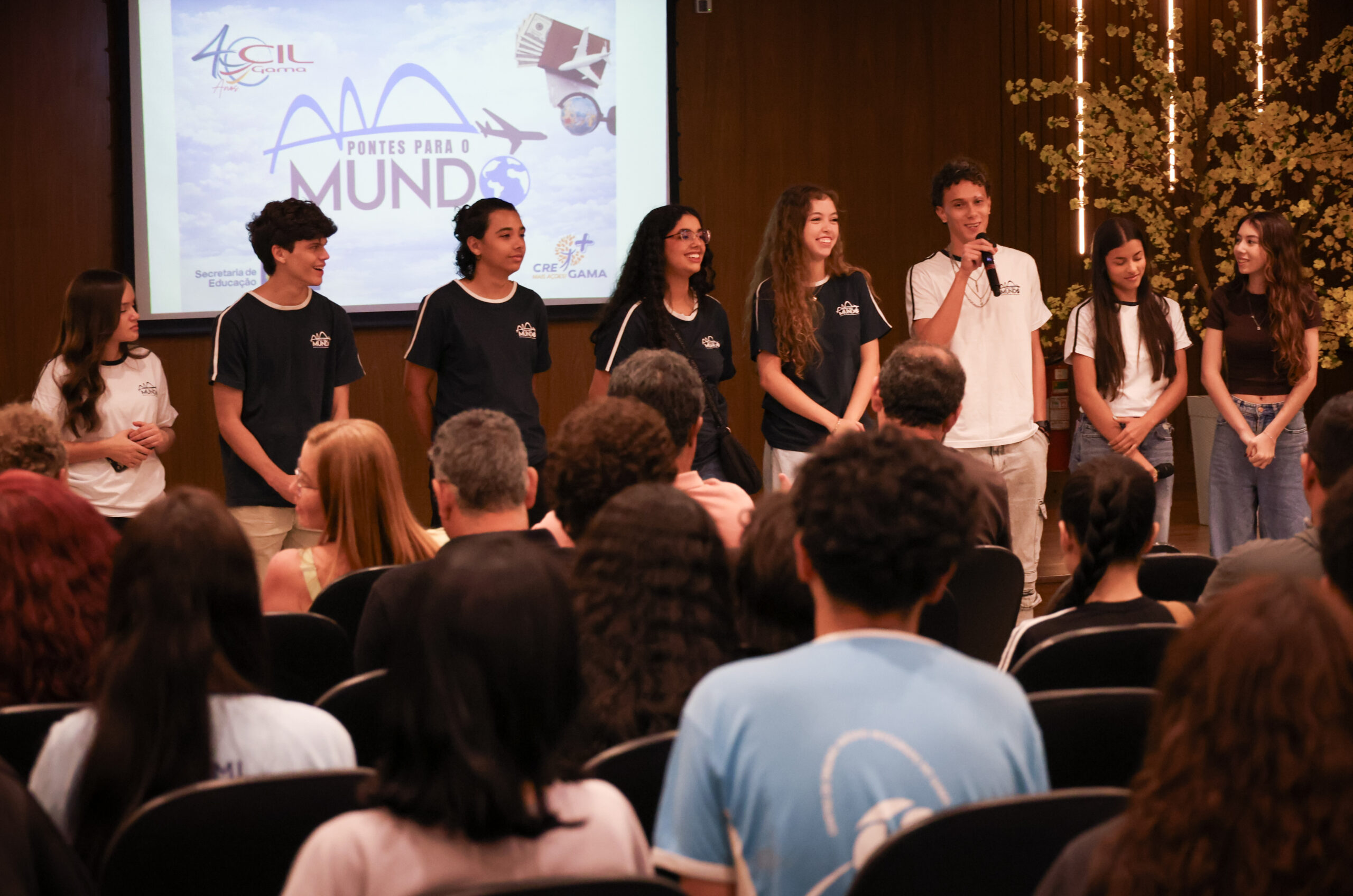 CIL do Gama orienta estudantes sobre o processo seletivo do Pontes para o Mundo 2026