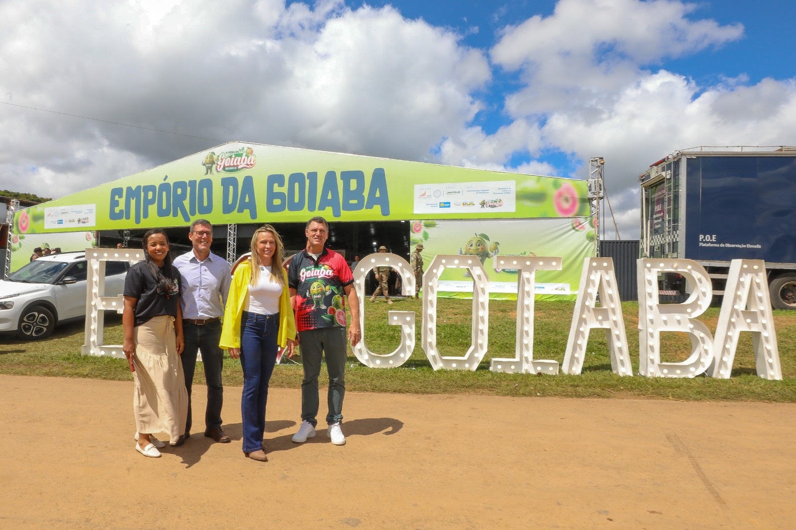 Governadora Celina Leão promove novos mercados para a agricultura na Feira da Goiaba