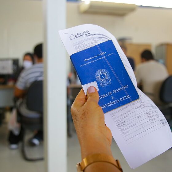 Agências do trabalhador oferecem mais de 1,2 mil vagas disponíveis nesta quarta-feira (15)