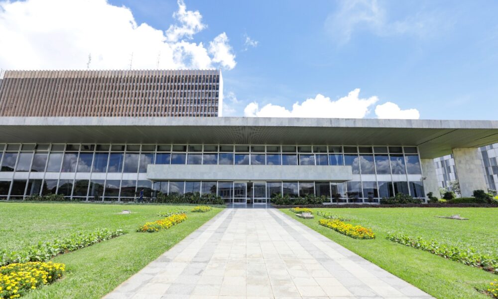 Decreto assegura autonomia à Secretaria de Governança Digital e Integração para contratação de soluções tecnológicas no DF