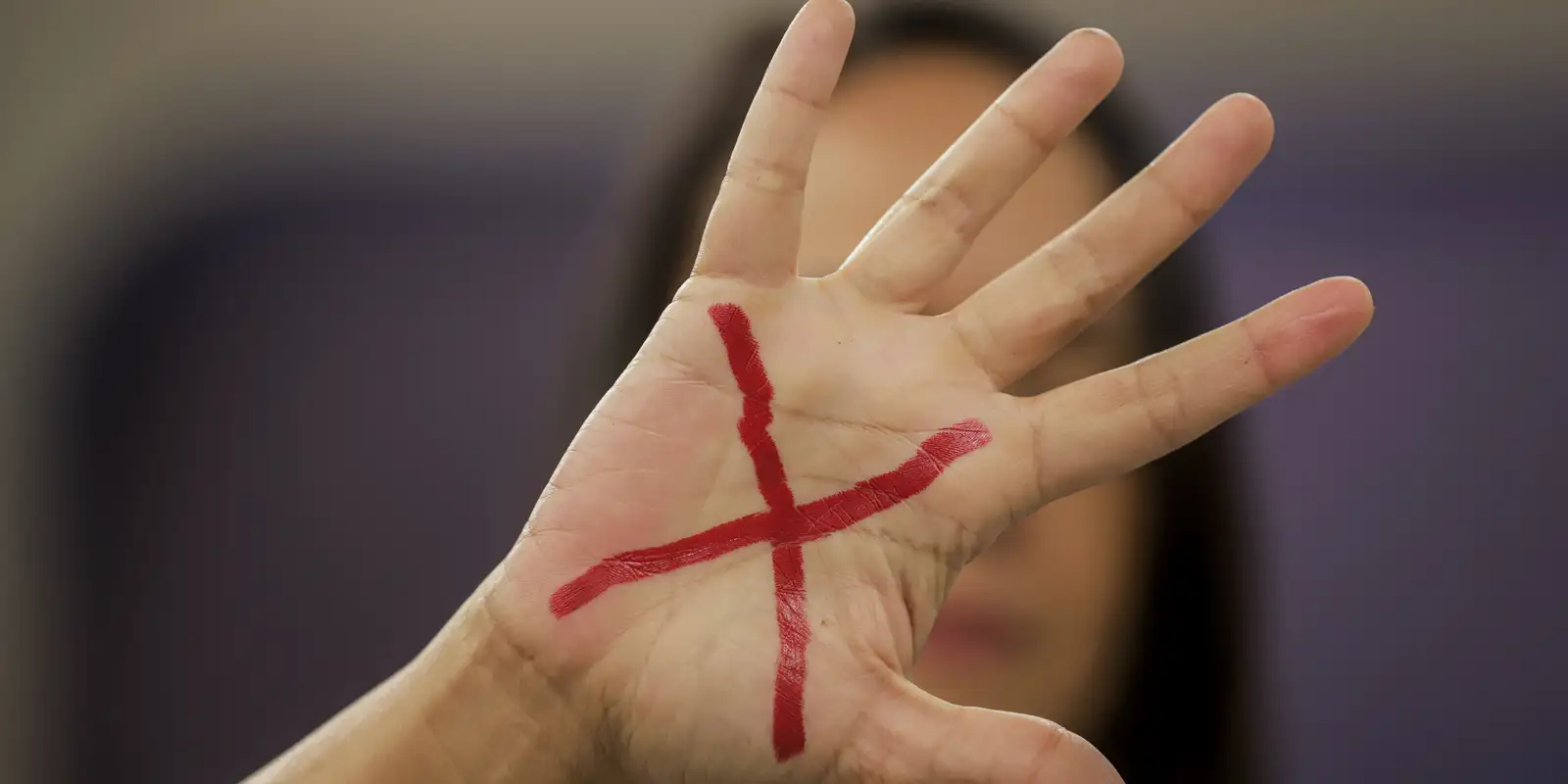 Justiça marca audiência sobre o caso de jovem esfaqueada após recusa de namoro