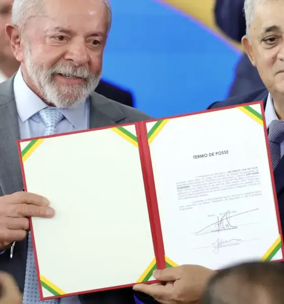 José Guimarães toma posse como ministro e enfatiza a luta contra o fascismo