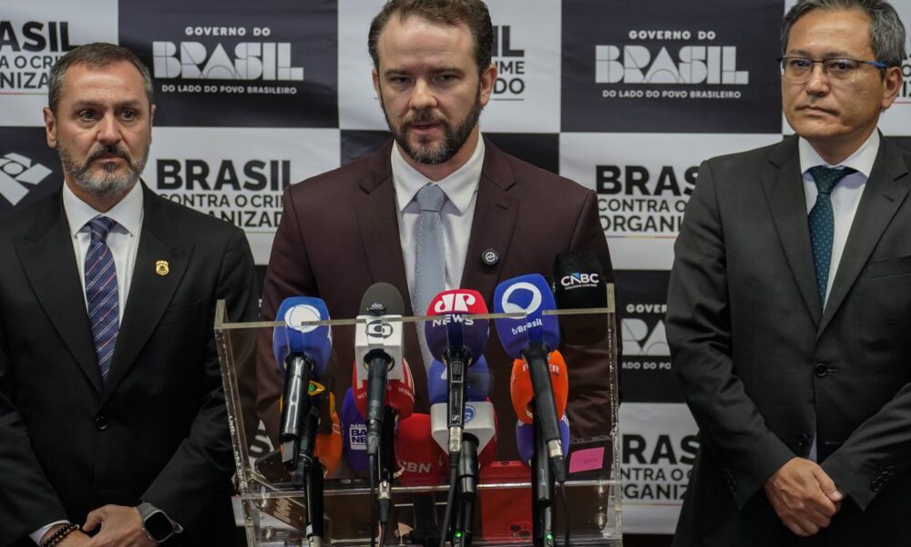 Brasil e EUA firmam acordo para combater tráfico de armas e drogas