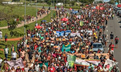 Indígenas de diversas regiões do Brasil realizam ocupação na Esplanada dos Ministérios