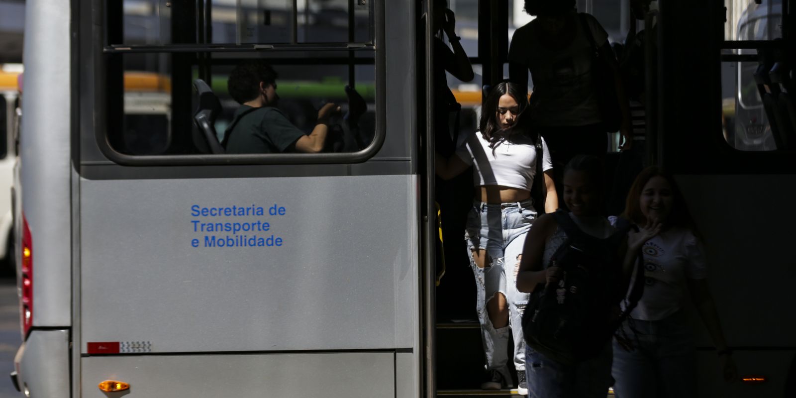 Rio de Janeiro aprova lei para combater abusos contra mulheres no transporte coletivo