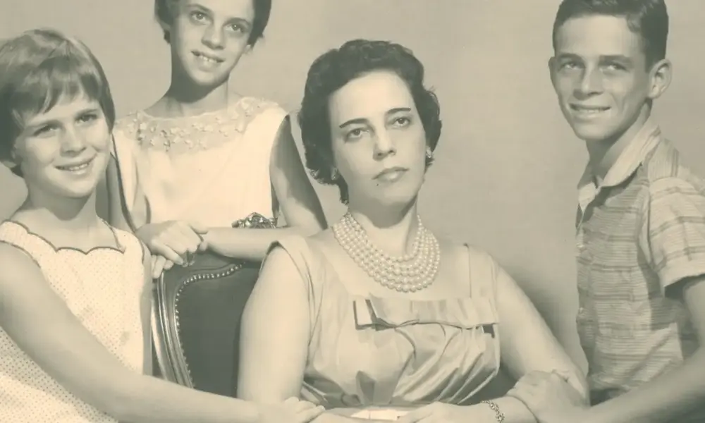 Zuzu Angel, morta há 50 anos, usou a maternidade como ferramenta política