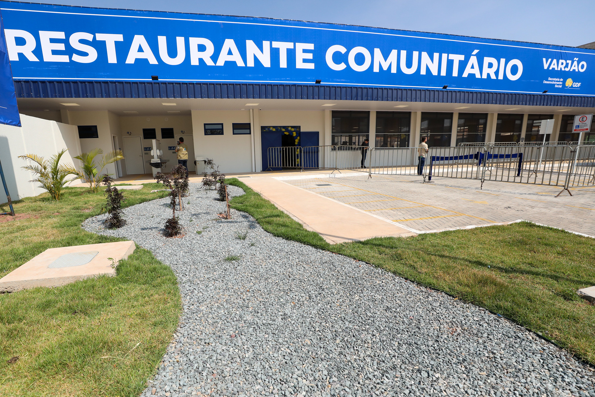 Câmeras aumentam a segurança em restaurantes comunitários