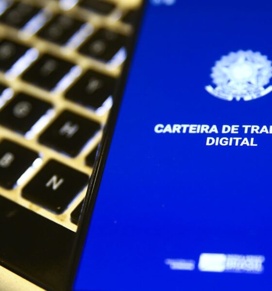 Taxa de desemprego cai para 5,3%, a menor para o trimestre até agosto