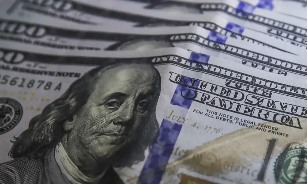 Dólar cai para R$ 5,17 e acumula recuo de 0,15% em setembro