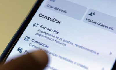 Número de transações com Pix caem 10% após proibição de bets