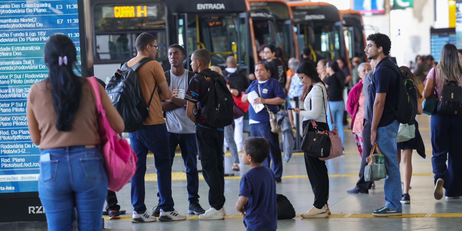 Transporte e insegurança levam 40% das mulheres a desistirem de emprego