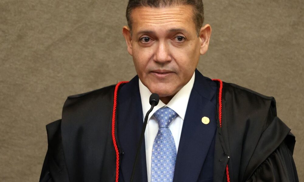 Kassio atende Flávio e suspende circulação de jornal de sindicato