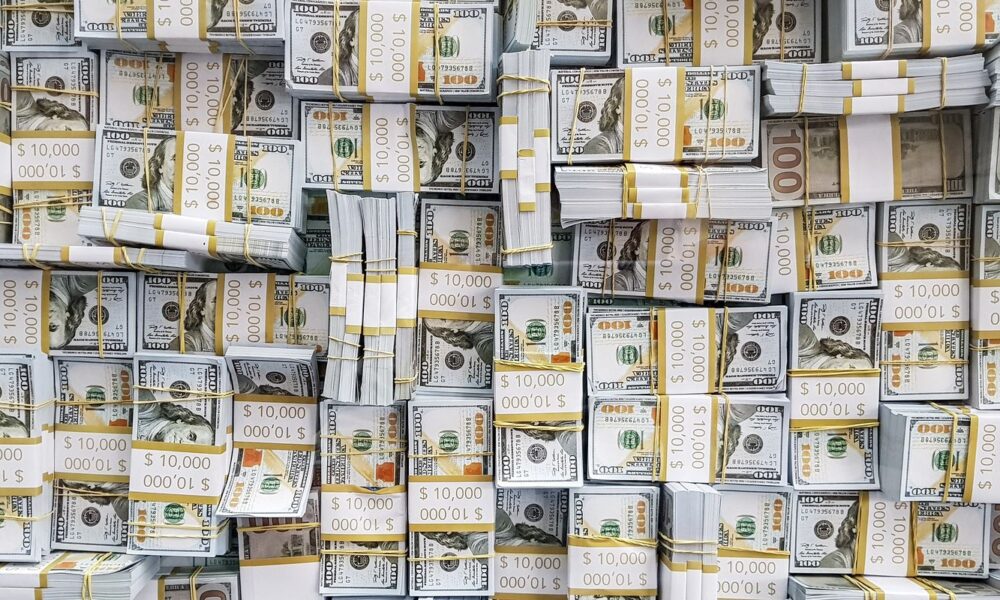 Dólar fecha acima de R$ 5,22 em dia de mal-estar global