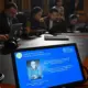 Belga que descobriu menor partícula do universo recebe Nobel de Física