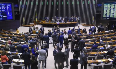 Representação de parlamentares negros segue baixa, diz pesquisadora