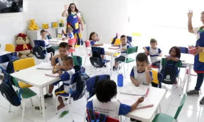 Escolha de livros didáticos para educação infantil começa nesta terça
