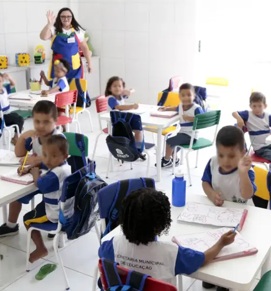Escolha de livros didáticos para educação infantil começa nesta terça
