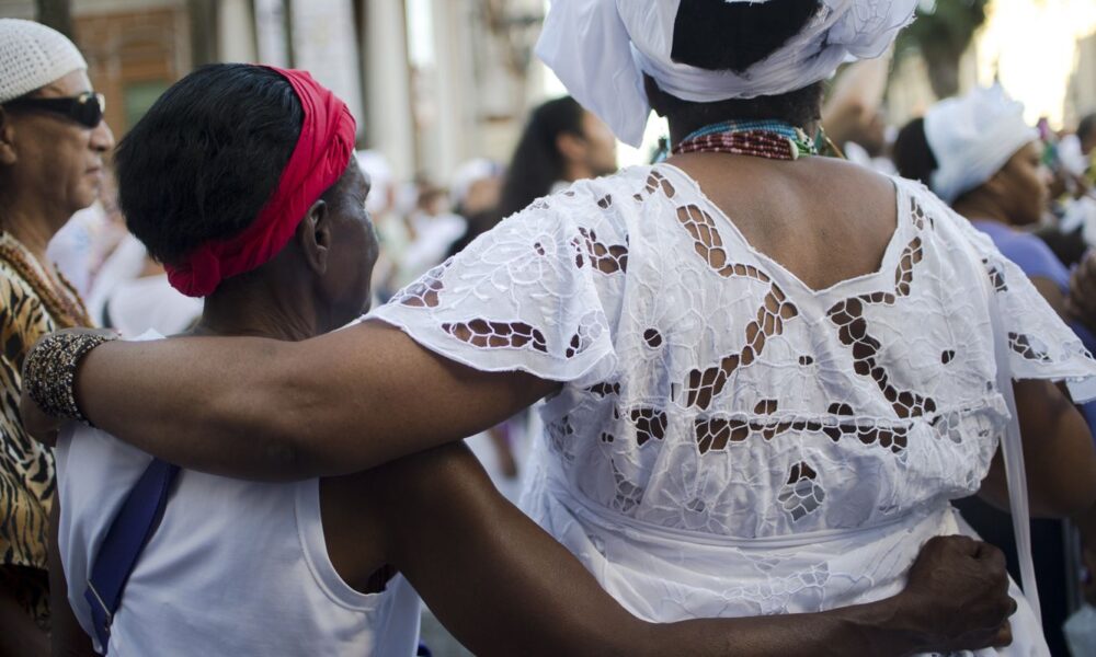 Ataques a símbolos religiosos reacendem debate sobre intolerância