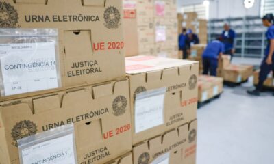 Tribunais distribuem urnas e preparam seções para eleição