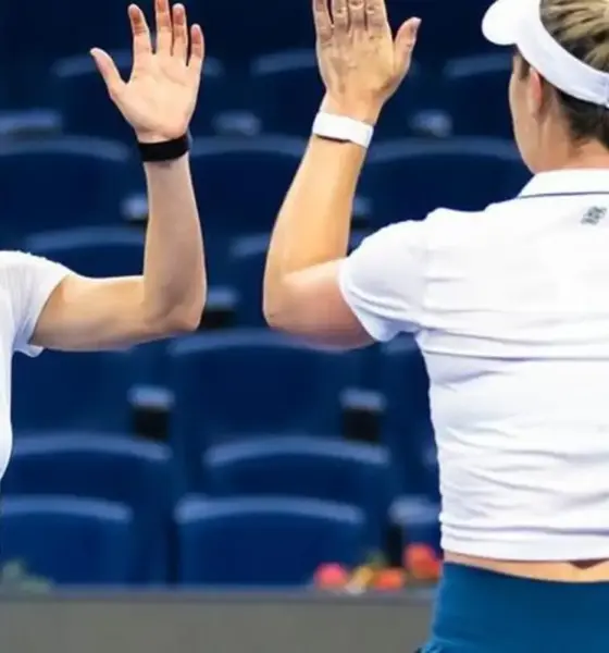 Dupla de Stefani bate campeãs olímpicas e avança à semi em Pequim