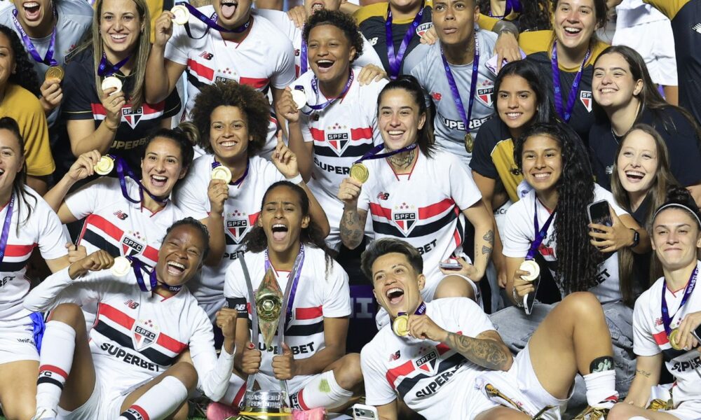 São Paulo segura Corinthians e é campeão brasileiro pela 1ª vez