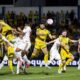 Com um a mais, Mirassol vence e complica Internacional no Brasileirão