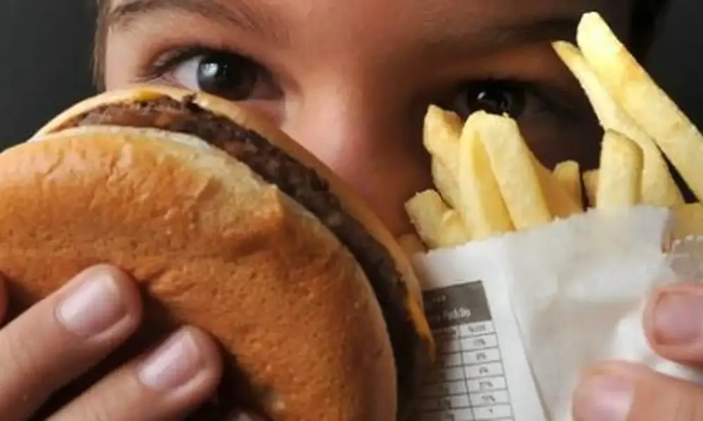 OMS lança guia para enfrentar obesidade em crianças e adolescentes