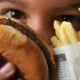 OMS lança guia para enfrentar obesidade em crianças e adolescentes