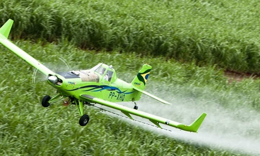 Brasil é 2º maior importador de pesticidas proibidos na UE, diz Oxfam