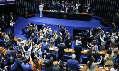 Imprensa estrangeira vê vitória de Lula em aprovação do fim da 6x1