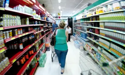 Produção industrial cai 0,6% de julho para agosto, diz IBGE